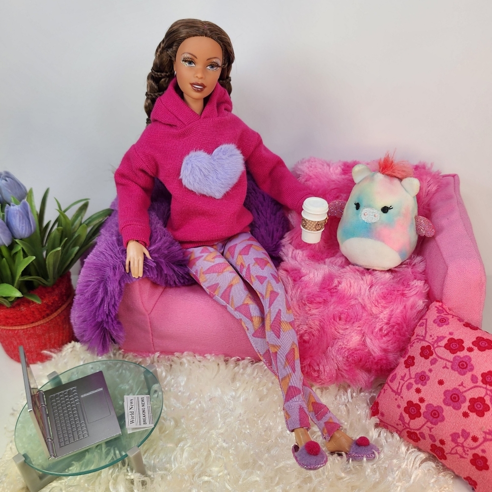 🎨 Regular Barbie "Comfy Day In" Outfit